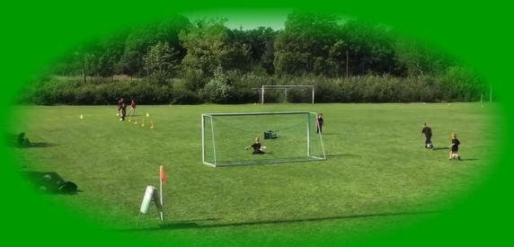 kickercamp fussball platz